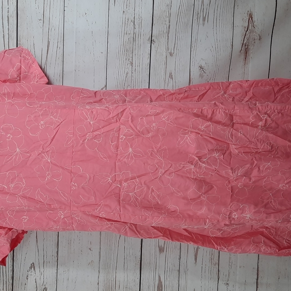 Chelsea Studio Dress - Picture 7 of 9